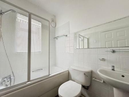 1 bedroom Studio flat to let in Lansdown Place, Cheltenham, GL50