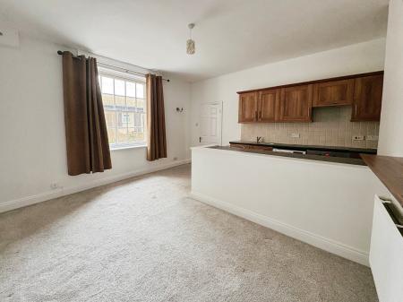 1 bedroom Studio flat to let in Lansdown Place, Cheltenham, GL50