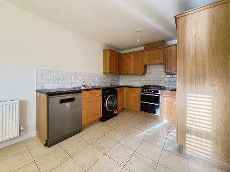 4 bedroom Semi-detached house to let in Persimmon Gardens, Cheltenham, GL51