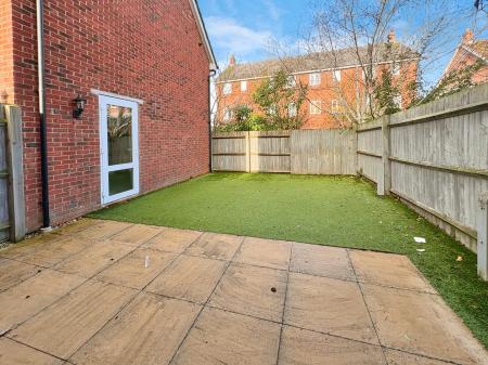 4 bedroom Semi-detached house to let in Persimmon Gardens, Cheltenham, GL51