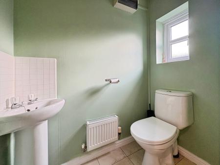 4 bedroom Semi-detached house to let in Persimmon Gardens, Cheltenham, GL51