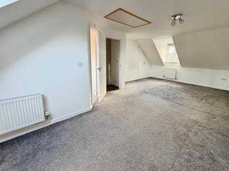 4 bedroom Semi-detached house to let in Persimmon Gardens, Cheltenham, GL51