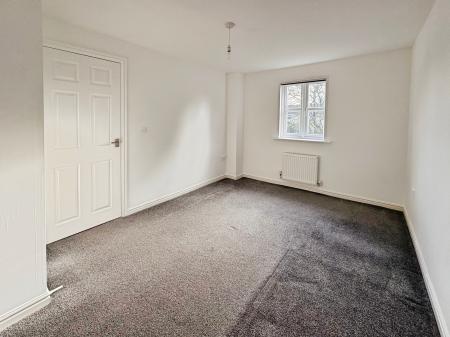 4 bedroom Semi-detached house to let in Persimmon Gardens, Cheltenham, GL51