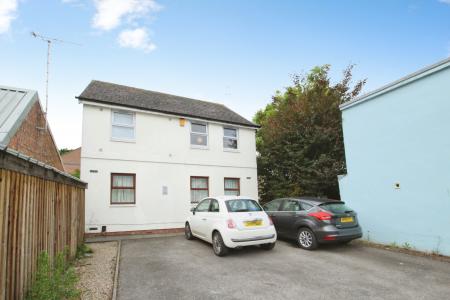 2 bedroom Flat to let in New Street,, Cheltenham, GL50