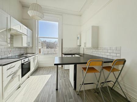 1 bedroom Flat to let in Lansdown Crescent, Lansdown, Cheltenham, GL50