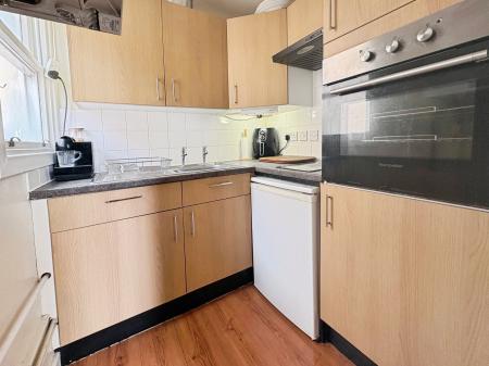 1 bedroom Studio flat to let in Pittville Circus Road, Pittville, Cheltenham, GL52