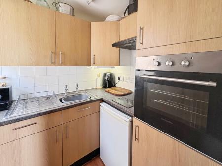 1 bedroom Studio flat to let in Pittville Circus Road, Pittville, Cheltenham, GL52