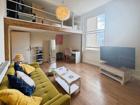 1 bedroom Studio flat to let in Pittville Circus Road, Pittville, Cheltenham, GL52