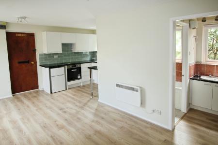 1 bedroom Studio flat to let in Tom Price Close, Fairview, Cheltenham, GL52
