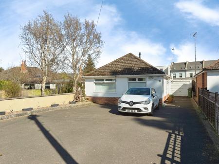 2 bedroom Bungalow to let in Pittville Crescent Lane, Pittville, Cheltenham, GL52