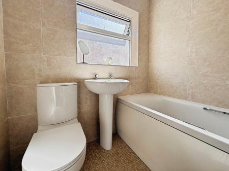 2 bedroom Bungalow to let in Pittville Crescent Lane, Pittville, Cheltenham, GL52