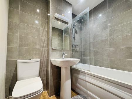 1 bedroom Flat to let in King Street, Cheltenham, GL50