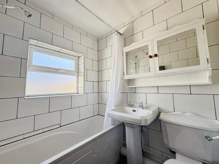 2 bedroom Terraced House to let in Union Street, Fairview, Cheltenham, GL52