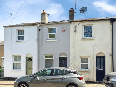 2 bedroom Terraced House to let in Union Street, Fairview, Cheltenham, GL52
