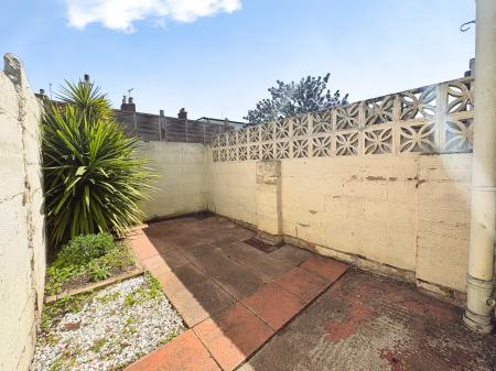 2 bedroom Terraced House to let in Union Street, Fairview, Cheltenham, GL52