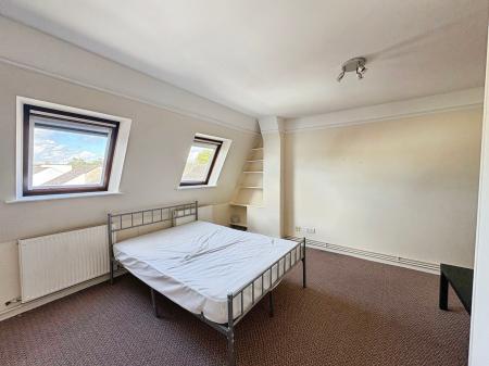 1 bedroom Studio flat to let in High Street, Lower High Street, Cheltenham, GL50