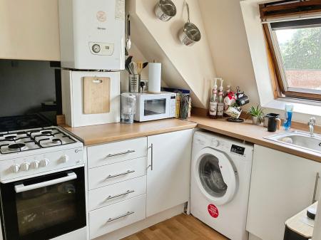 1 bedroom Studio flat to let in High Street, Lower High Street, Cheltenham, GL50