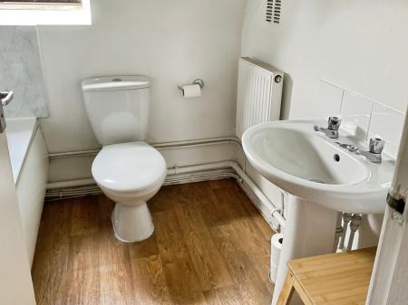 1 bedroom Studio flat to let in High Street, Lower High Street, Cheltenham, GL50