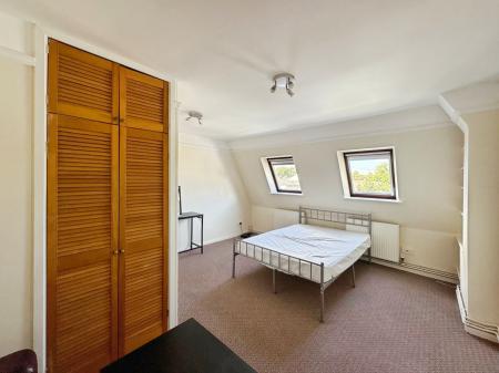 1 bedroom Studio flat to let in High Street, Lower High Street, Cheltenham, GL50