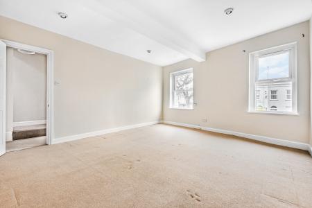 2 bedroom Flat to let in Prestbury Road, Cheltenham, GL52