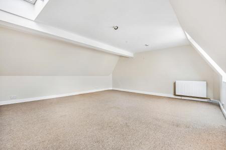 2 bedroom Flat to let in Prestbury Road, Cheltenham, GL52