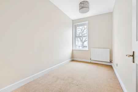 2 bedroom Flat to let in Prestbury Road, Cheltenham, GL52