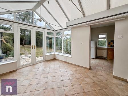 3 bedroom Semi-detached house to let in The Grove, Cheltenham, GL52
