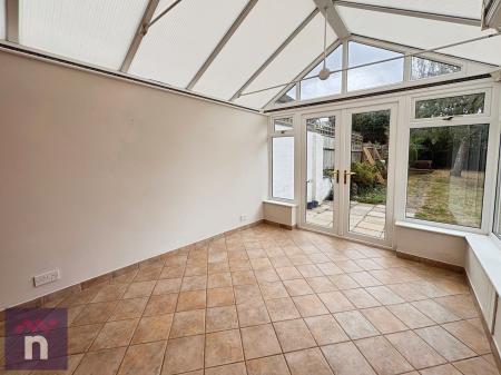 3 bedroom Semi-detached house to let in The Grove, Cheltenham, GL52