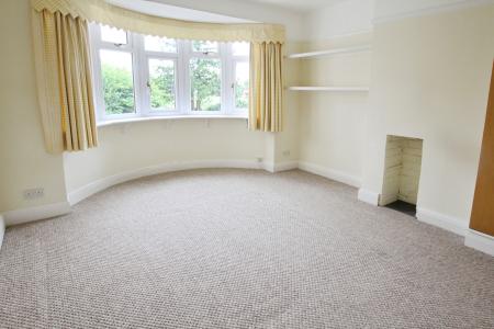 3 bedroom Semi-detached house to let in The Grove, Cheltenham, GL52