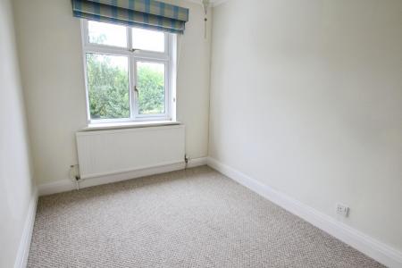 3 bedroom Semi-detached house to let in The Grove, Cheltenham, GL52