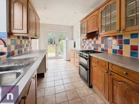 3 bedroom Semi-detached house to let in The Grove, Cheltenham, GL52