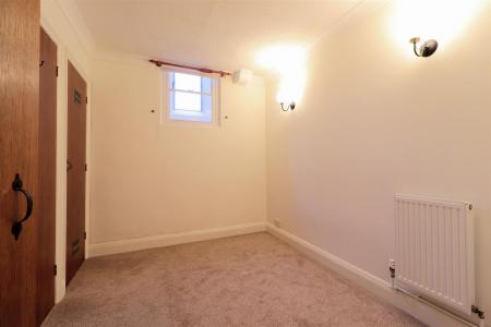 1 bedroom Flat to let in Gloucester Street, Winchcombe, GL54
