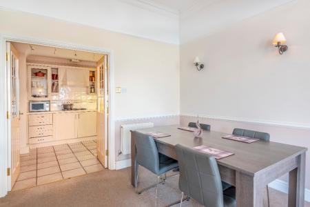 3 bedroom Flat to let in The Broad Walk, Imperial Square, Cheltenham, GL50