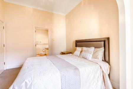3 bedroom Flat to let in The Broad Walk, Imperial Square, Cheltenham, GL50