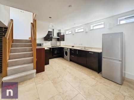 2 bedroom Mews house to let in Back Albert Place, Pittville, Cheltenham, GL52