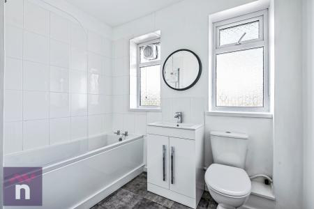 3 bedroom Flat to let in Lansdown Road, Lansdown, Cheltenham, GL51
