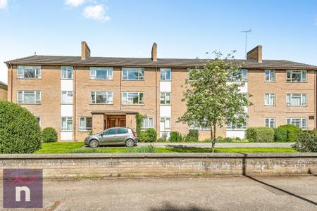 3 bedroom Flat to let in Lansdown Road, Lansdown, Cheltenham, GL51