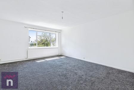 3 bedroom Flat to let in Lansdown Road, Lansdown, Cheltenham, GL51