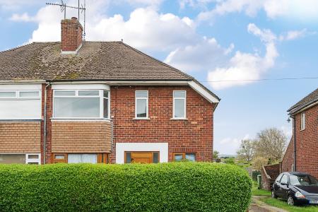 2 bedroom Maisonette to let in Elmfield Avenue, Cheltenham, GL51