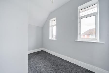 2 bedroom Maisonette to let in Elmfield Avenue, Cheltenham, GL51