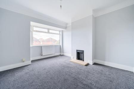 2 bedroom Maisonette to let in Elmfield Avenue, Cheltenham, GL51