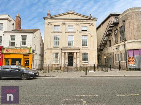 1 bedroom Flat to let in Eastgate Street, Central, Gloucester, GL1