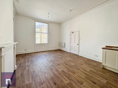 1 bedroom Flat to let in Eastgate Street, Central, Gloucester, GL1
