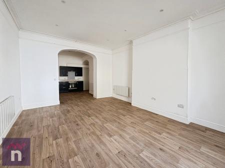 1 bedroom Flat to let in Eastgate Street, Gloucester, GL1