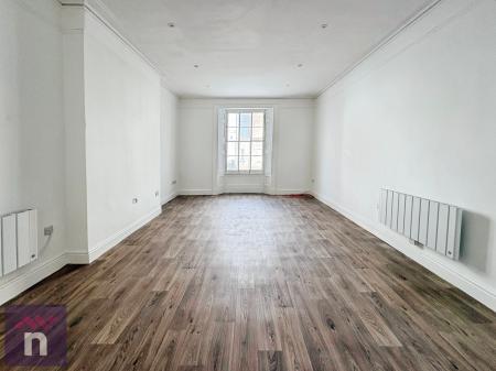 1 bedroom Flat to let in Eastgate Street, Gloucester, GL1