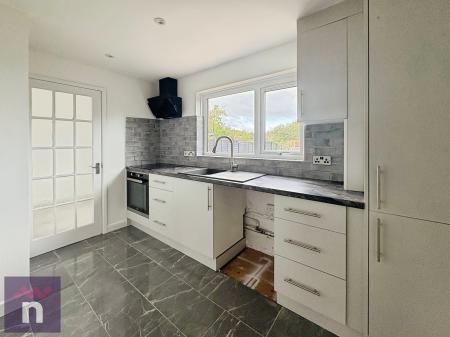 3 bedroom Terraced House to let in Longlands Road, Bishops Cleeve, GL52