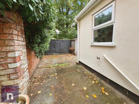 2 bedroom Detached house to let in Devonshire Street, Lower High Street, Cheltenham, GL50