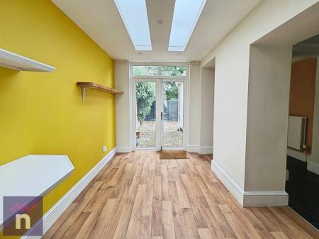 2 bedroom Detached house to let in Devonshire Street, Lower High Street, Cheltenham, GL50