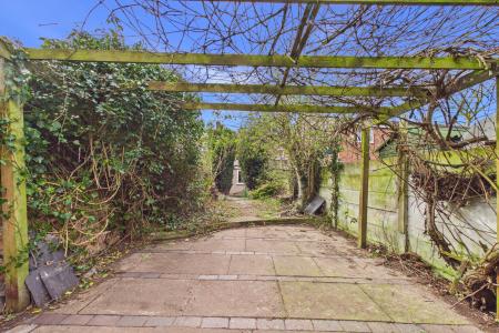 2 bedroom Terraced House to let in Westminster Road, Hoole, Chester, CH2