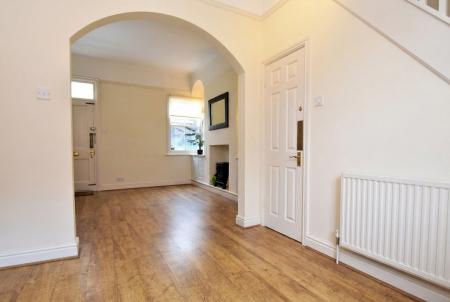 2 bedroom Town house to let in Duke Street, Chester, CH1